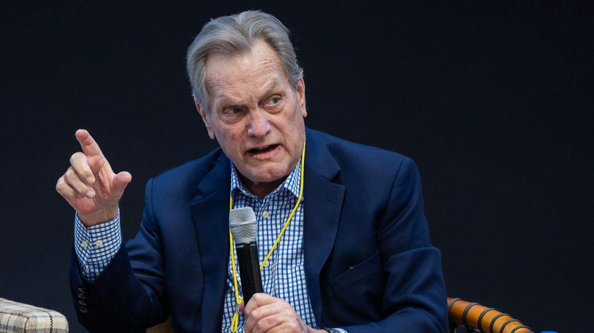 In voting to claw back funding for public broadcasting, U.S. Rep. Mike Simpson, R-Idaho, hardly deserves the “Champion of Public Broadcasting” Award he received earlier this year.