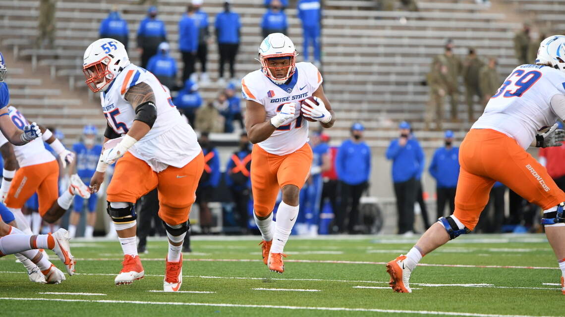 Final: Boise State 49, Air Force 30; QB Sears shines in surprise start for Broncos
