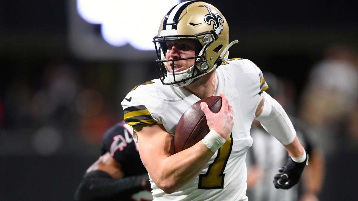 New Orleans Saints quarterback Taysom Hill (7) runs for a touchdown against the Atlanta Falcons during the first half of an NFL football game, Thursday, Nov. 28, 2019, in Atlanta. (AP Photo/John Amis)