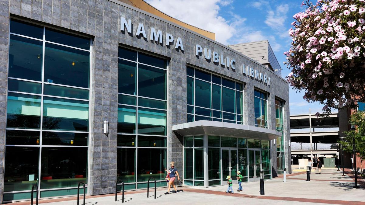 The Nampa public library in the downtown area. The library staff and other city employees make a combined average wage of over $51,724 annually.