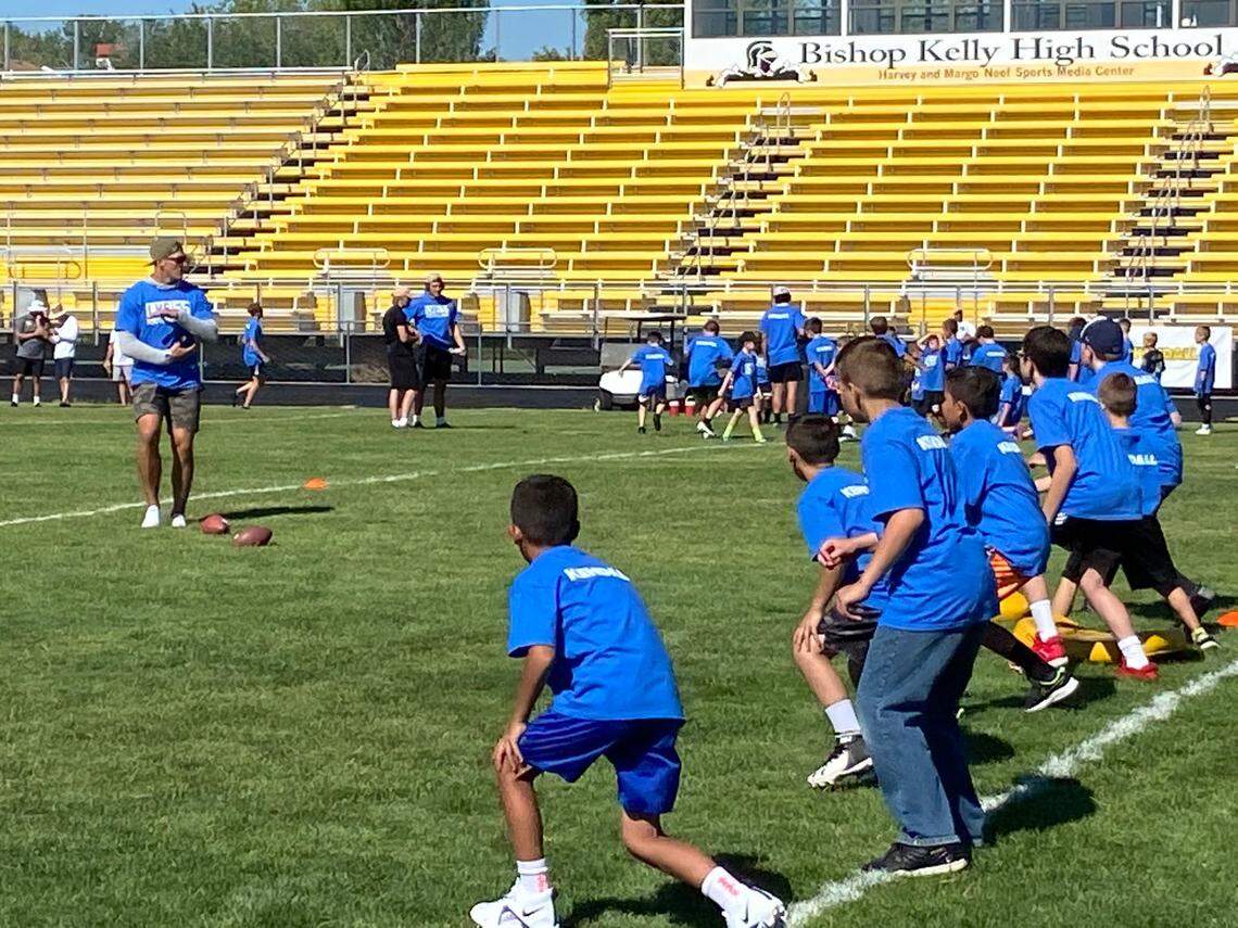 Former Boise State linebacker Leighton Vander Esch’s youth football camp was canceled last summer because of the coronavirus pandemic. It returned to Bishop Kelly High School on June 19.