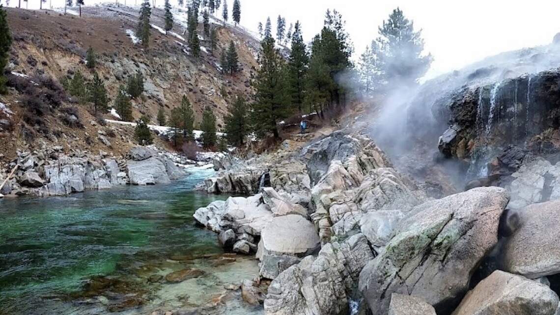 California woman shocked by Idaho hot springs bathroom starts GoFundMe to clean it