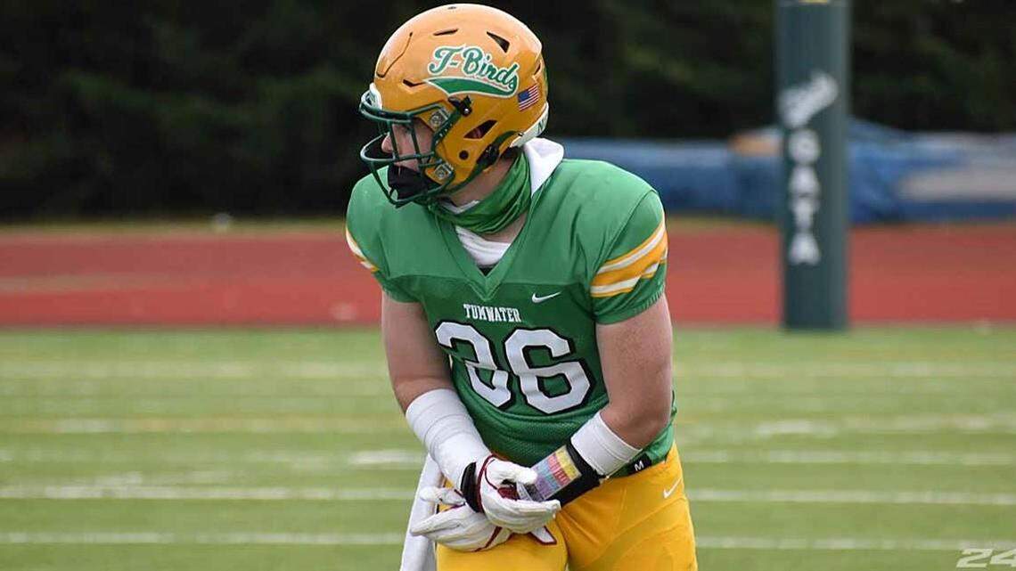 Tight end Austin Terry committed to Boise State on Friday. He’s the fourth member of the Broncos’ 2022 recruiting class.