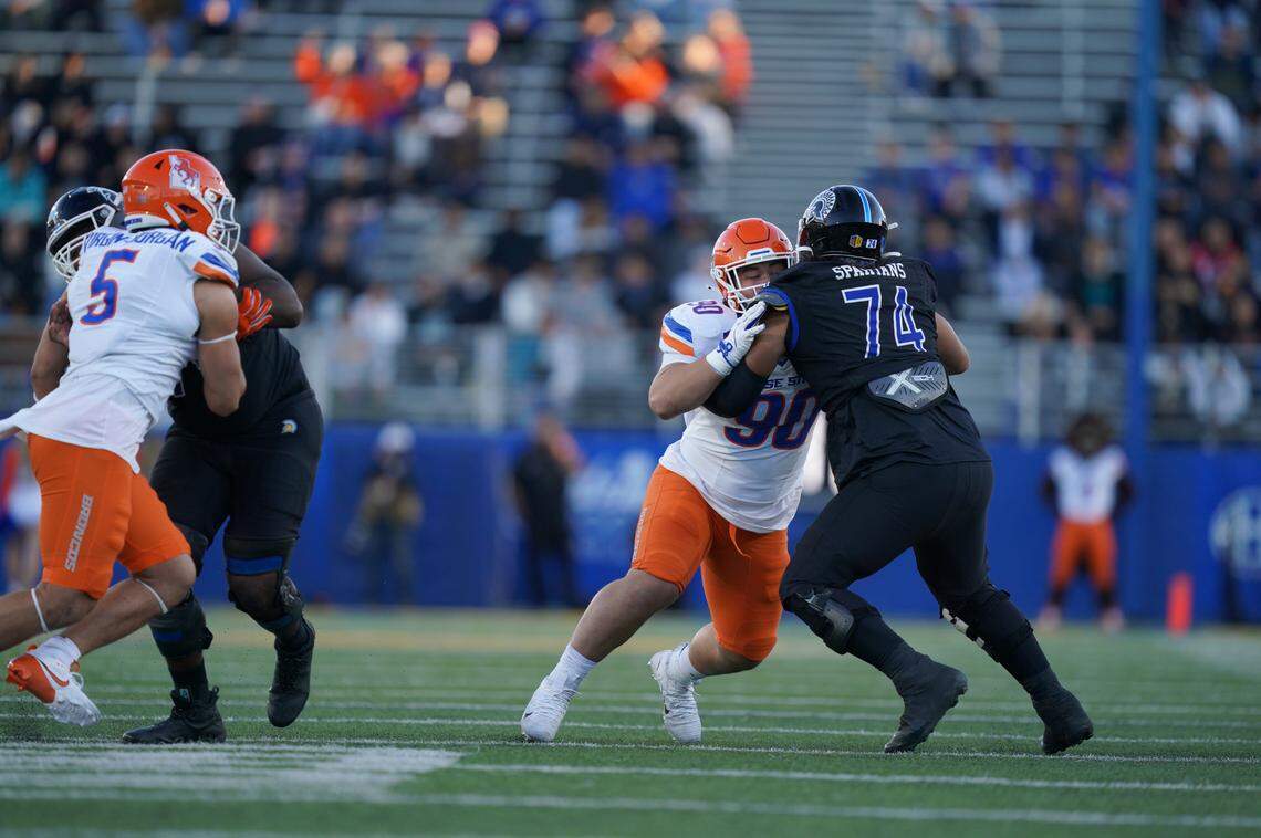 Boise State junior defensive tackle Braxton Fely battles San Jose State offensive lineman Sione Nomani in the Broncos’ game against the Spartans in 2024.