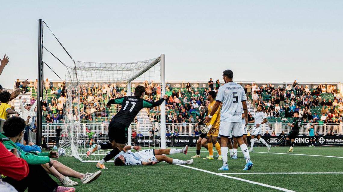 AC Boise flips the script on stingy FC Naples to win again at home