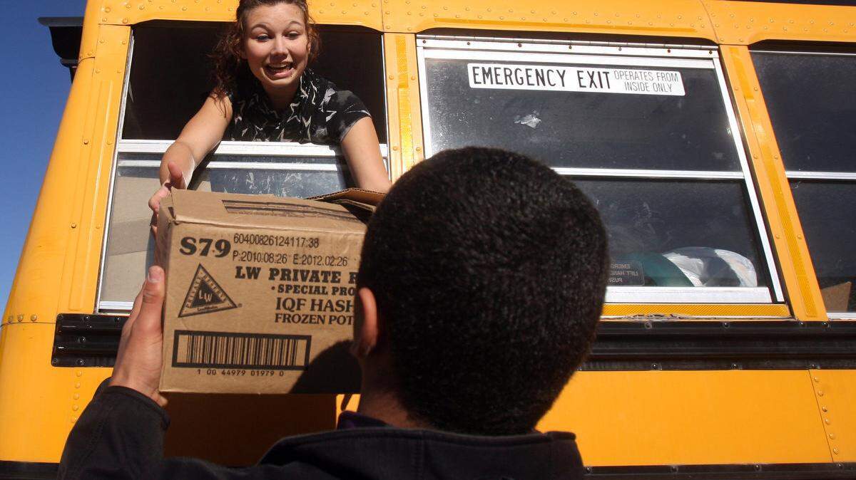 Nampa High School food drive, 2010