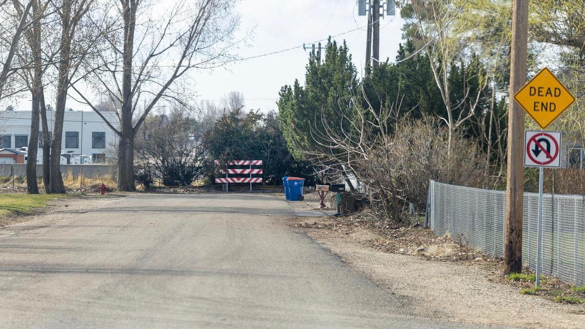 Linder Road dead ends on either side of I-84. When the overpass project is complete, it will extend over the interstate, changing how residents in Kuna and Meridian travel north and south and how residents along Linder Road experience traffic.
