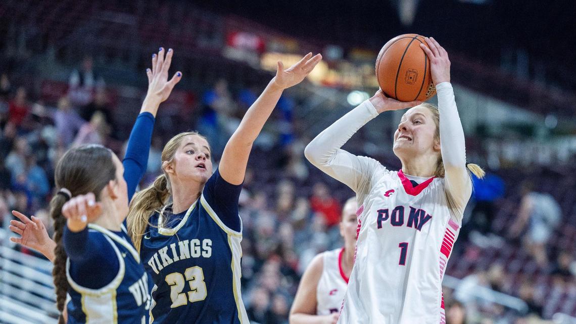 Pocatello’s Abby Lusk finds a path for a shot in the 5A state championship last season at the Ford Idaho Center in Nampa. 