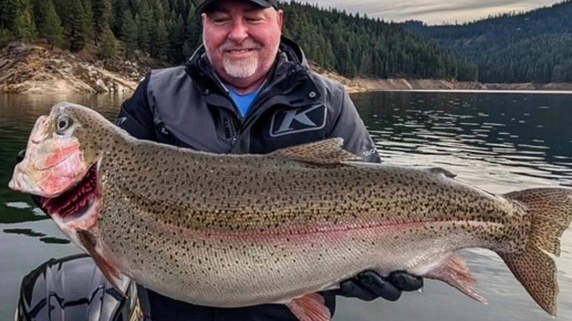 Idaho angler lands rainbow trout weighing over 20 pounds. Was that a record?