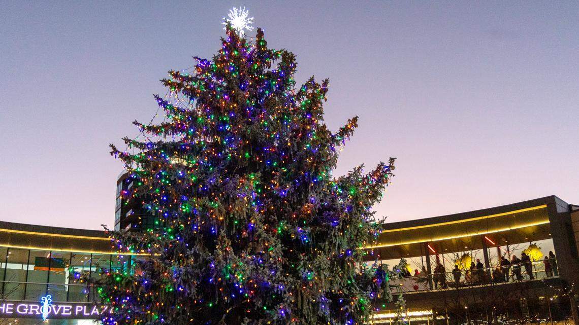 Feeling festive in Treasure Valley? We’re looking for the best holiday lights