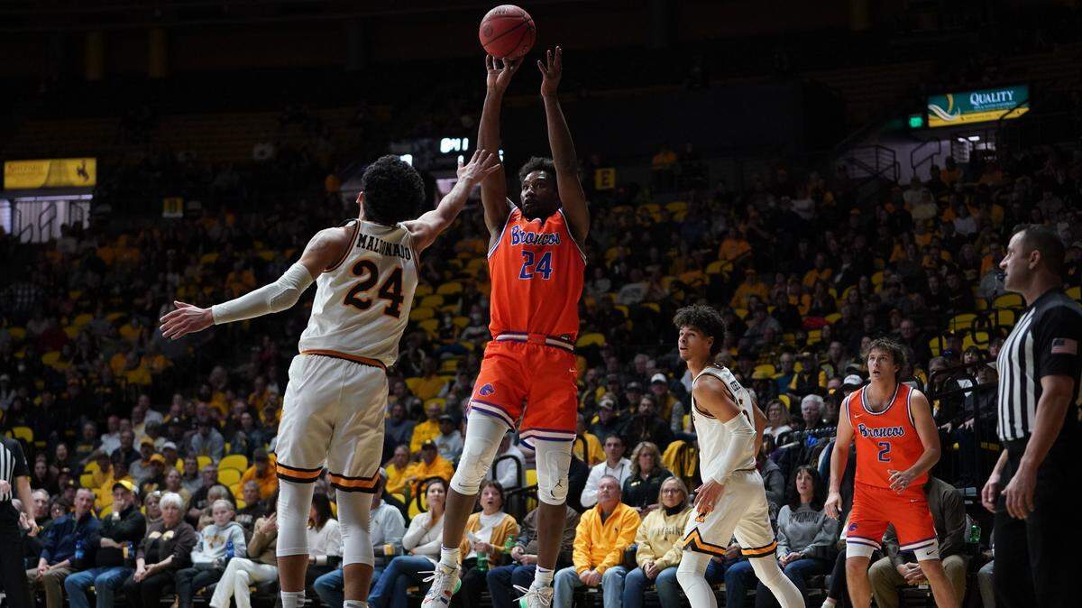 Abu Kigab paced Boise State with 26 points in a 72-65 loss to Wyoming on Thursday at Arena-Auditorium in Laramie, Wyoming.