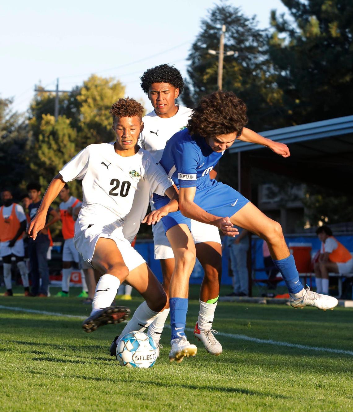 Borah’s Issac Alford, left, and Rayle Juarez, center, are two key returners for the Lions after they made the district championship game last fall.