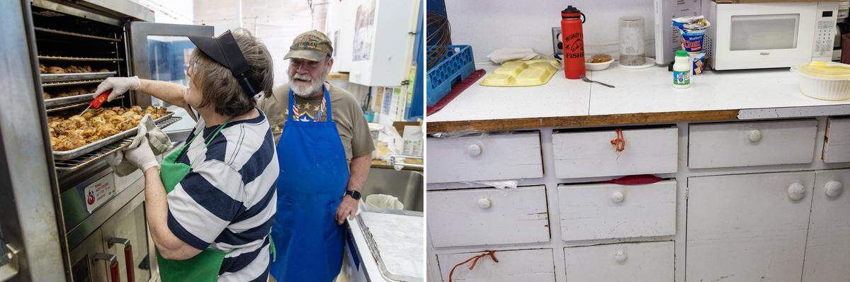 Primera imagen: la cocinera en jefe Becky Harbaugh y el cocinero Rick Palmer preparan la comida para el almuerzo. Segunda imagen: en la cocina de la escuela primaria, los cajones y los gabinetes tienen trozos de cuerda en lugar de asas. Tercera imagen: los alumnos tienen que llevar sus bandejas por una estrecha escalera y un pasillo hasta la cafetería.