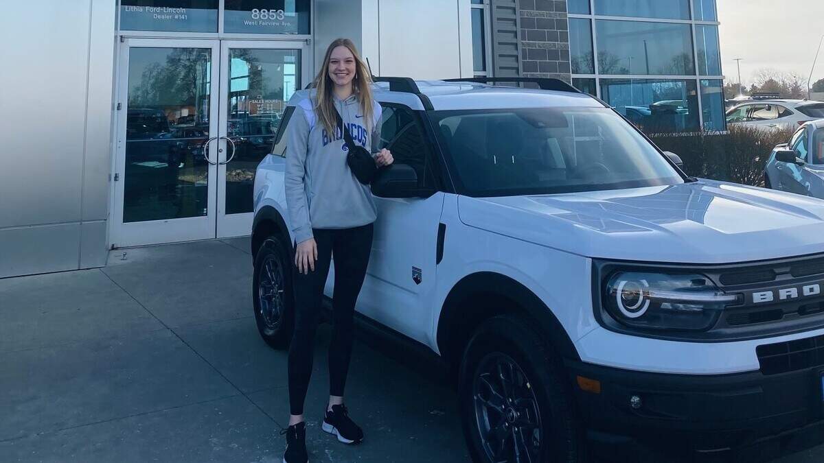 Boise State volleyball player Paige Bartsch signed an NIL deal with Lithia Ford, which agreed to lease her a new Ford Bronco Sport for a year in exchange for promotions on social media and future appearances.