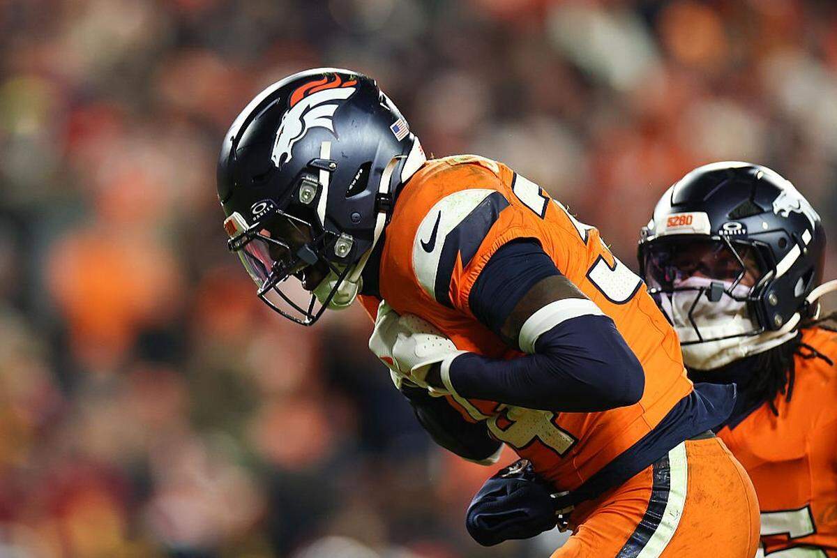 Denver’s JL Skinner reacts to a play during the fourth quarter against the Washington Commanders in November.