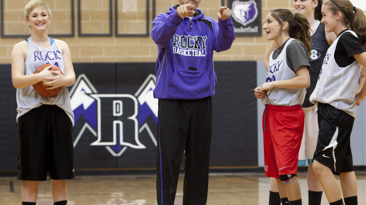 1109 sp girlshoops2