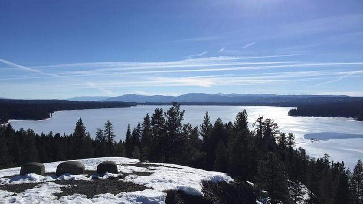 Payette Lake sure is pretty in the winter.