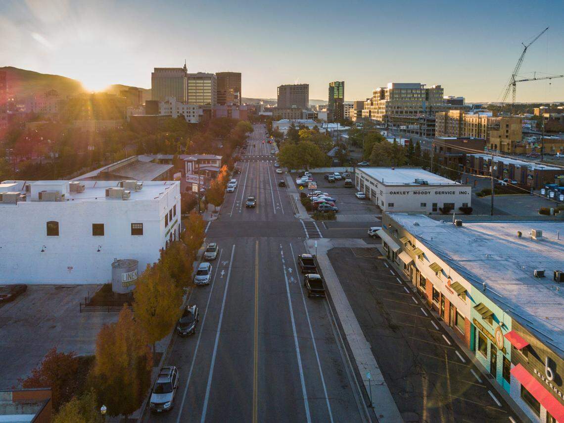 Boise’s urban renewal agency, Capital City Development Corp., has been making plans to transform the west side of Grove Street from 9th to 16th streets in downtown Boise. The agency wants to upgrade sidewalks and the street’s experience for pedestrians and cyclists.