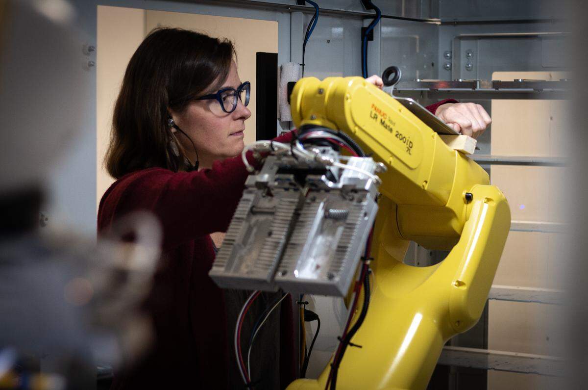 Boise robotics company VersaBuilt is competing with other manufacturing companies in the area for graduates of the College of Western Idaho’s machining program.