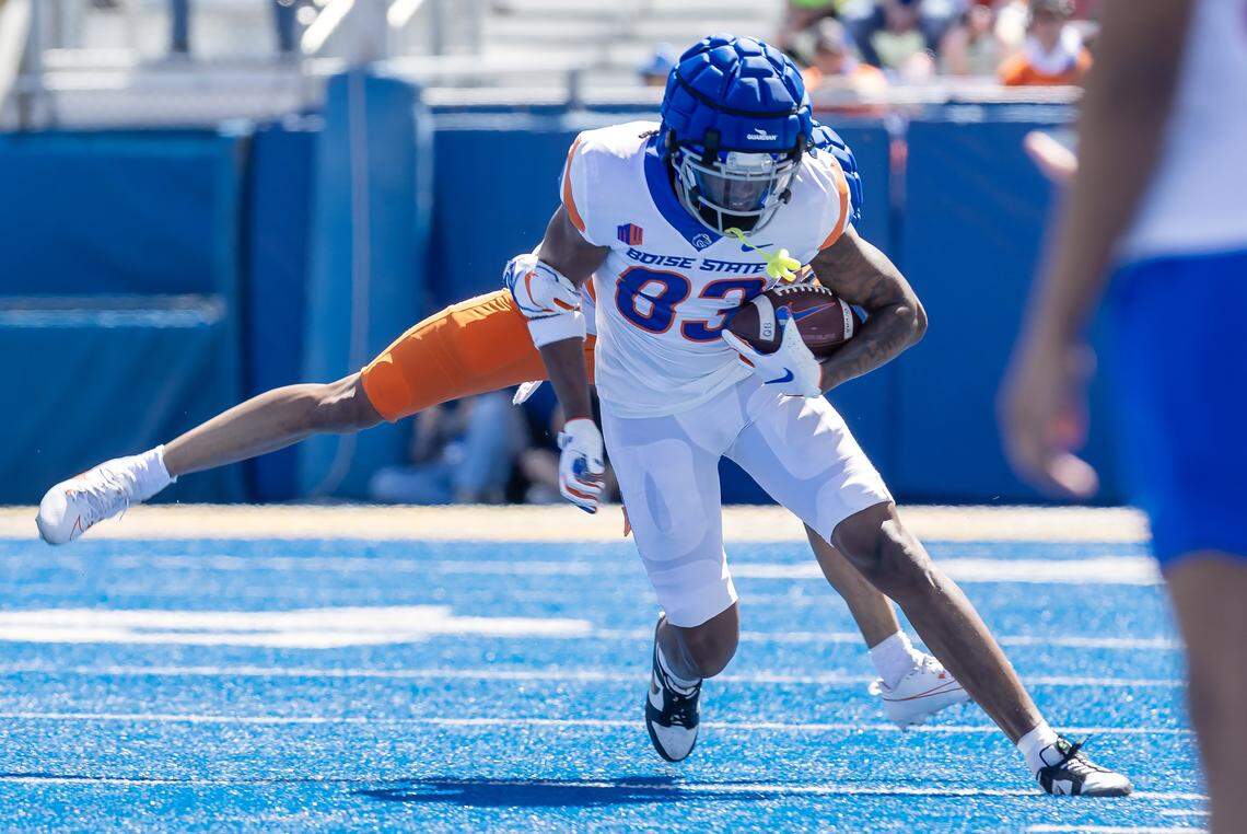 Boise State wide receiver Chris Marshall makes a catch during the spring football game in 2024.