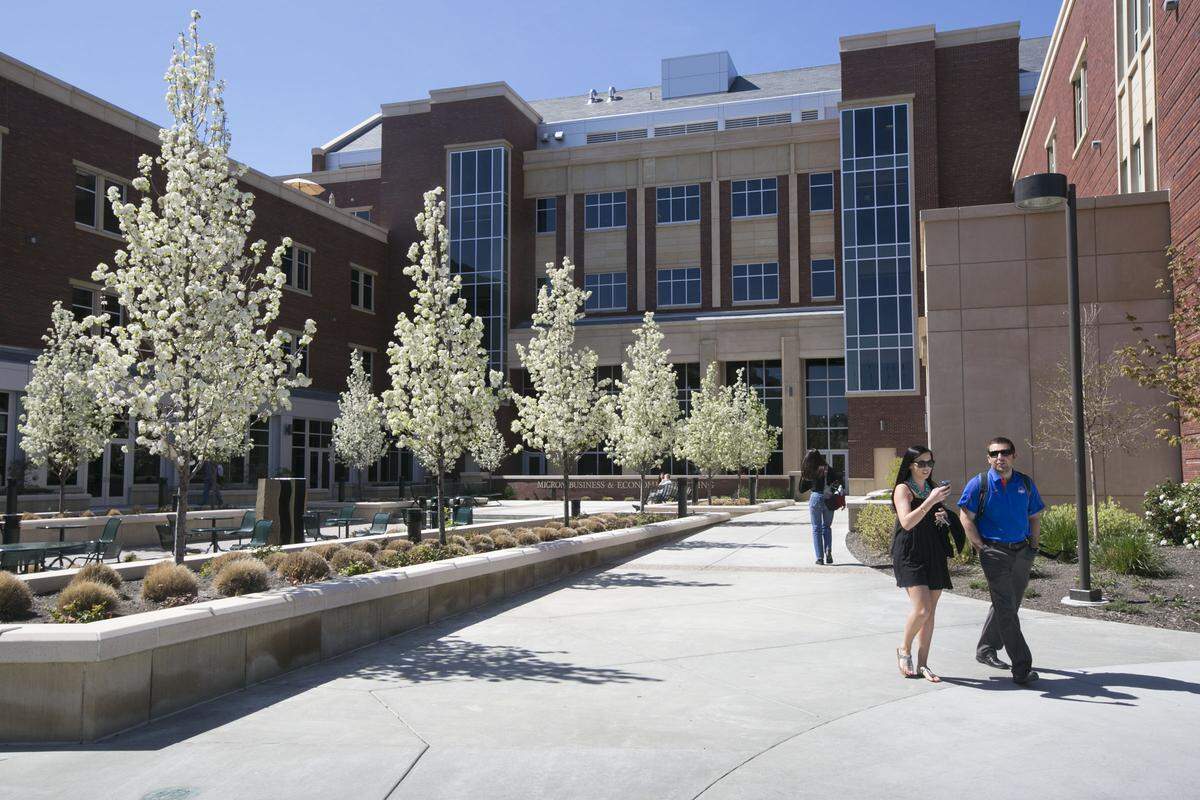 Boise State will require all students and faculty on campus to wear facemasks when it reopens Aug. 24.