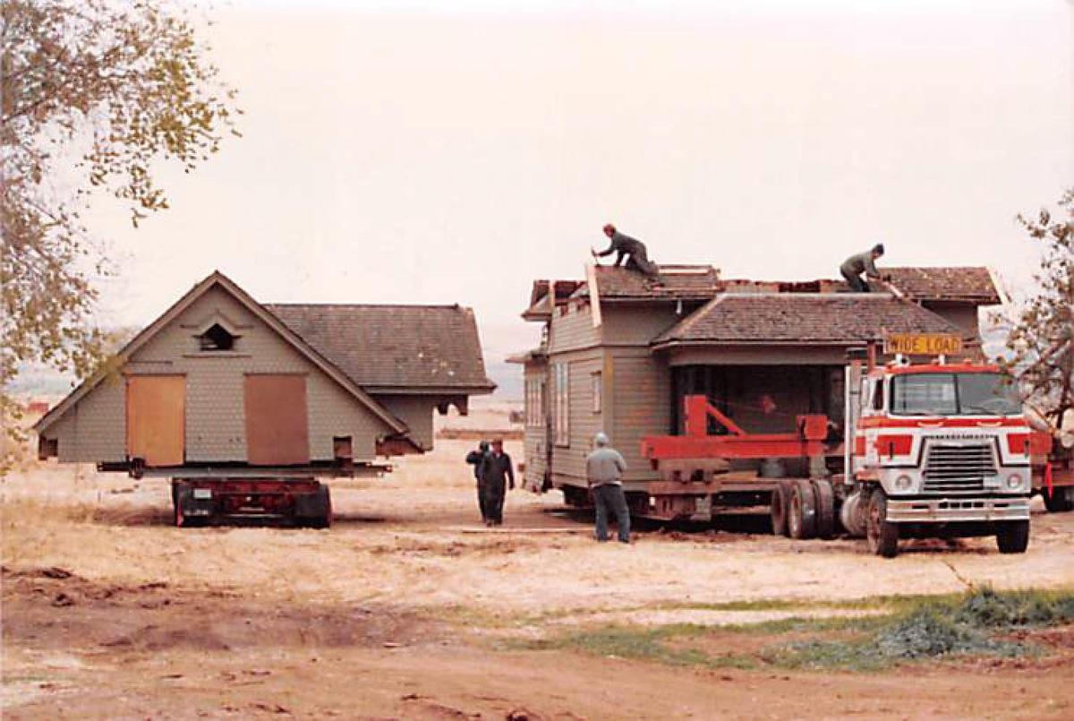 Sherri Randall’s home was split in two pieces to be transported from Boise to Eagle in 1991.