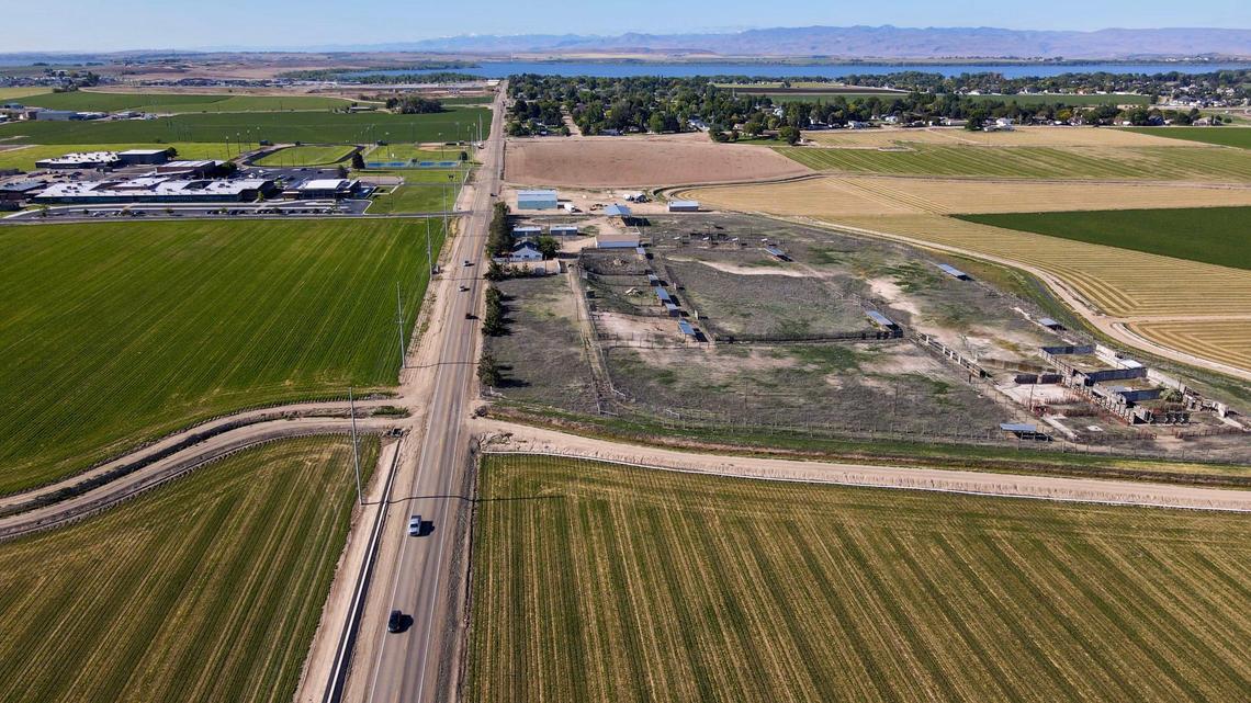 With Vallievue Middle School on the southern edge, a planned 1,000-home Toll Brothers development named Verbena Ranch would comprise properties on both sides of 10th Avenue in Caldwell.