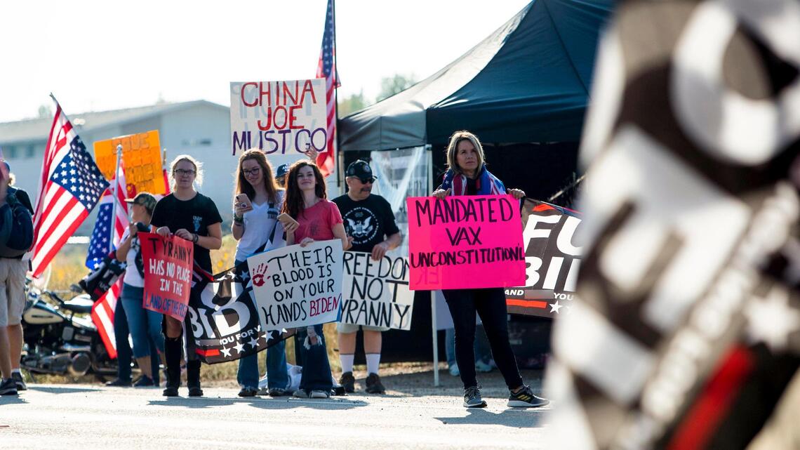 A cold welcome: Hundreds near Boise Airport curse at President Biden’s visit to Idaho
