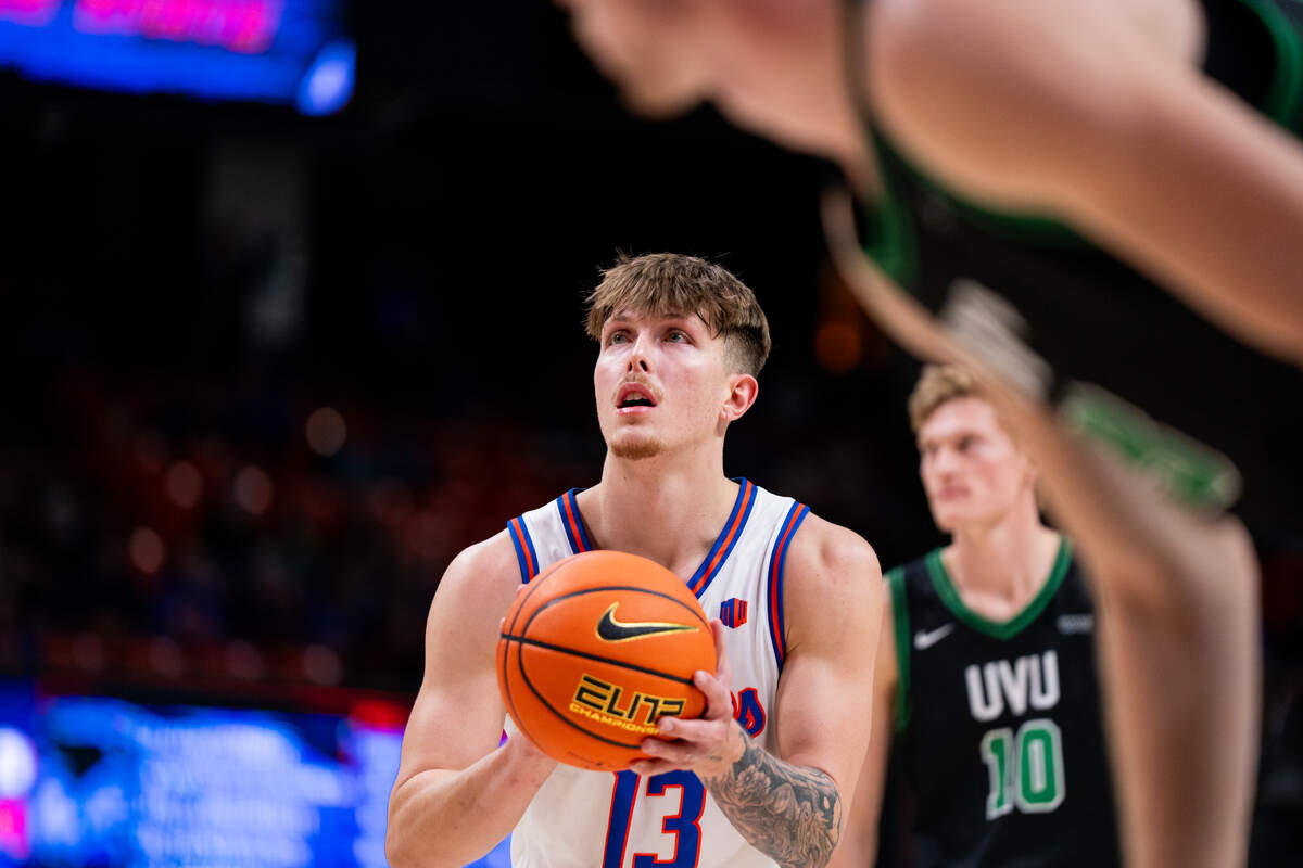Boise State basketball’s Andrew Meadow debuted his newest look against Utah Valley this past weekend.