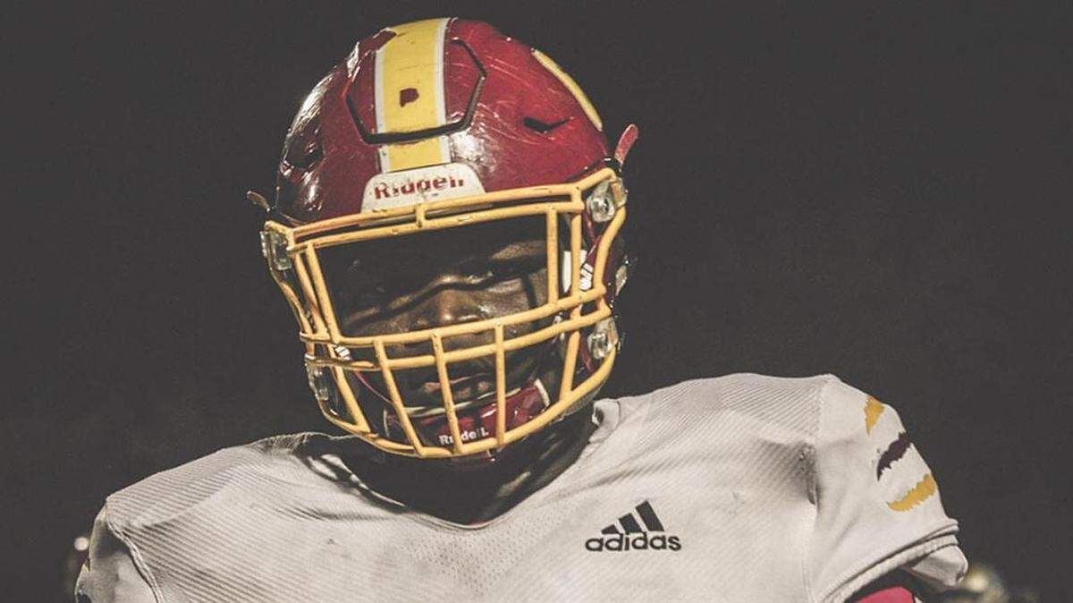 Los Medanos left tackle Olugbenga Komolafe joined Boise State’s 2023 recruiting class on Thursday.