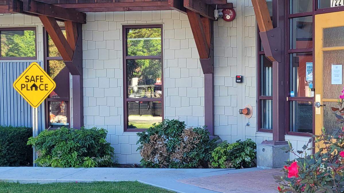 A sign denotes Hays House as a “safe place” for troubled youth. The shelter has been closed since mid-September following the resignations of 14 staff members since the end of July.