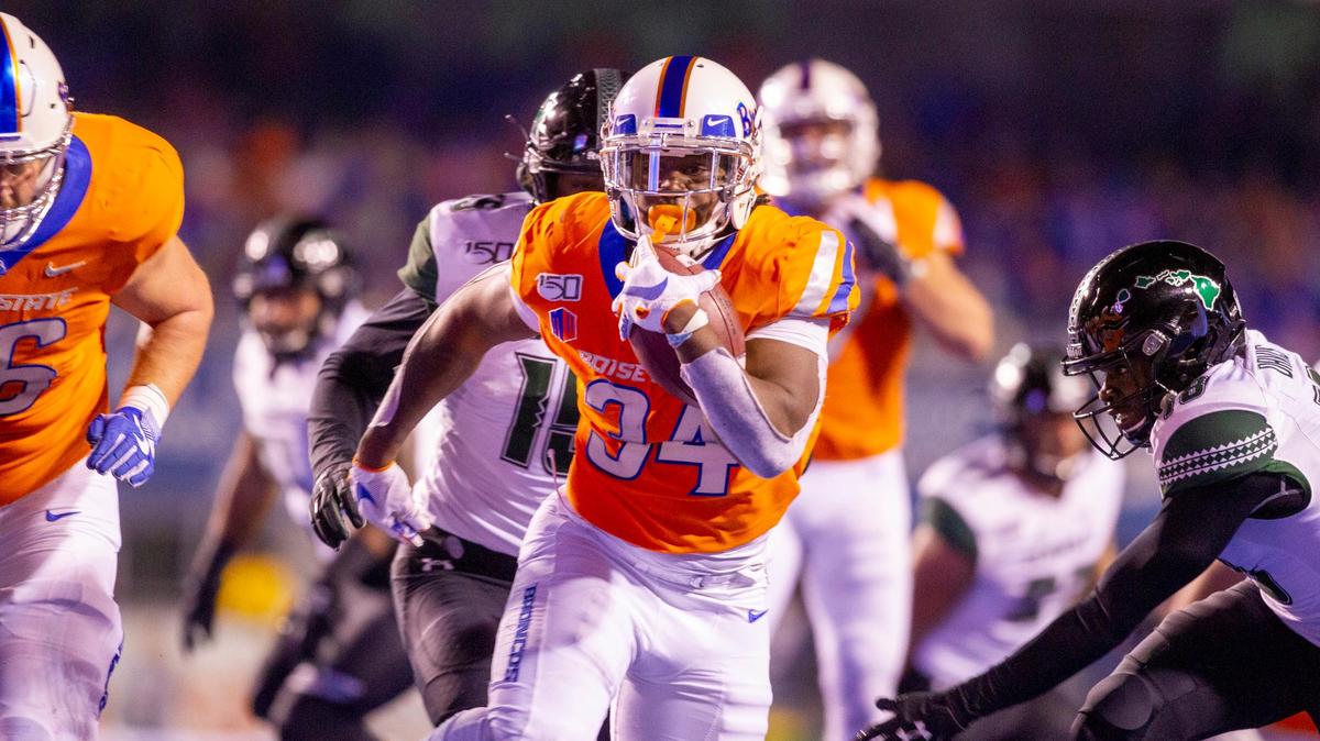 Boise State running back Robert Mahone breaks away from the Hawaii defense for a rushing touchdown last season at Albertsons Stadium. Mahone has entered the transfer portal.