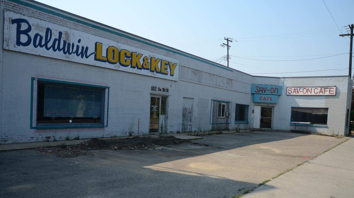 The owner of the building that formerly housed the Sav-On Cafe and Baldwin Lock & Key at 16th and Main streets in Boise plans to renovate the entire space for a restaurant.