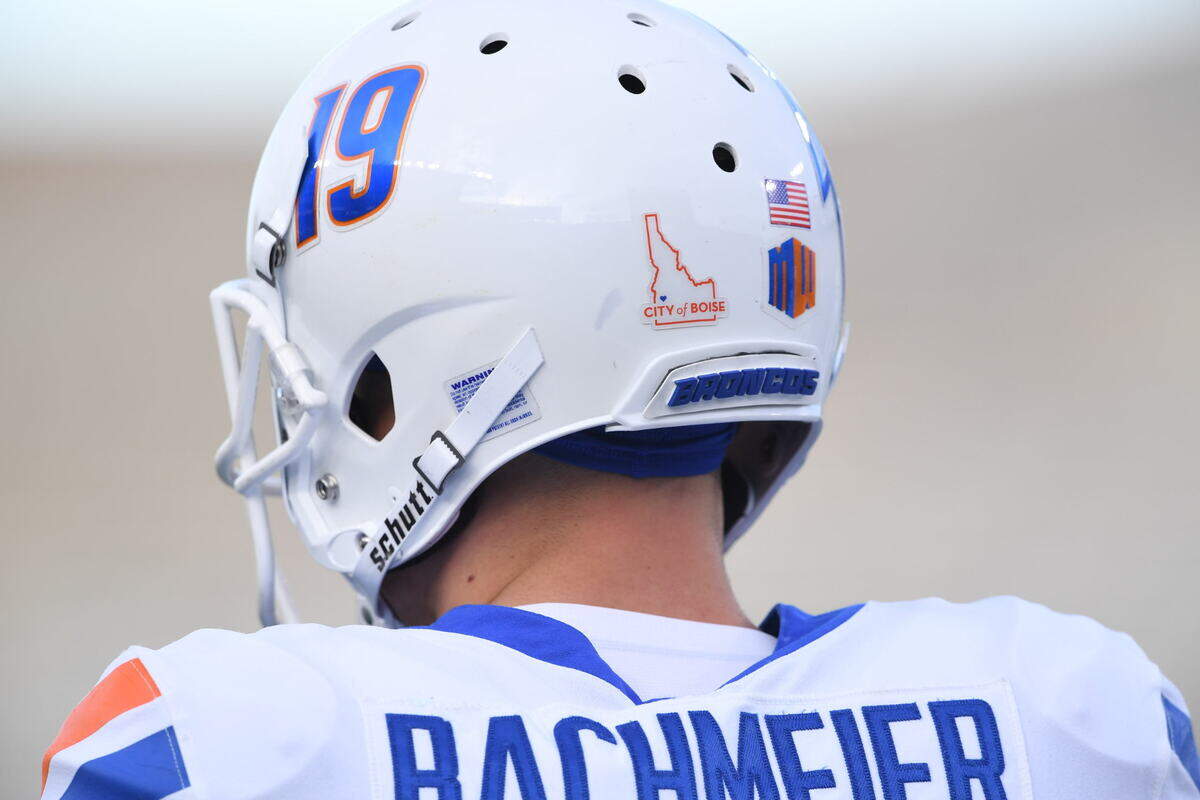 Boise State debuted a helmet sticker Saturday that honors the victims of Monday’s shooting at Boise Towne Square Mall. The sticker includes a red outline of the state of Idaho with the words “City of Boise” and a heart where Boise is located.