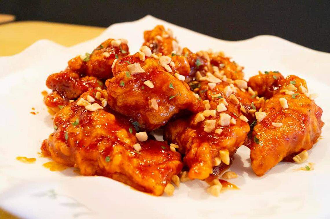 Boneless yangnyum is one of the specialties at Han’s Chimaek, which replaced K-Fusion.