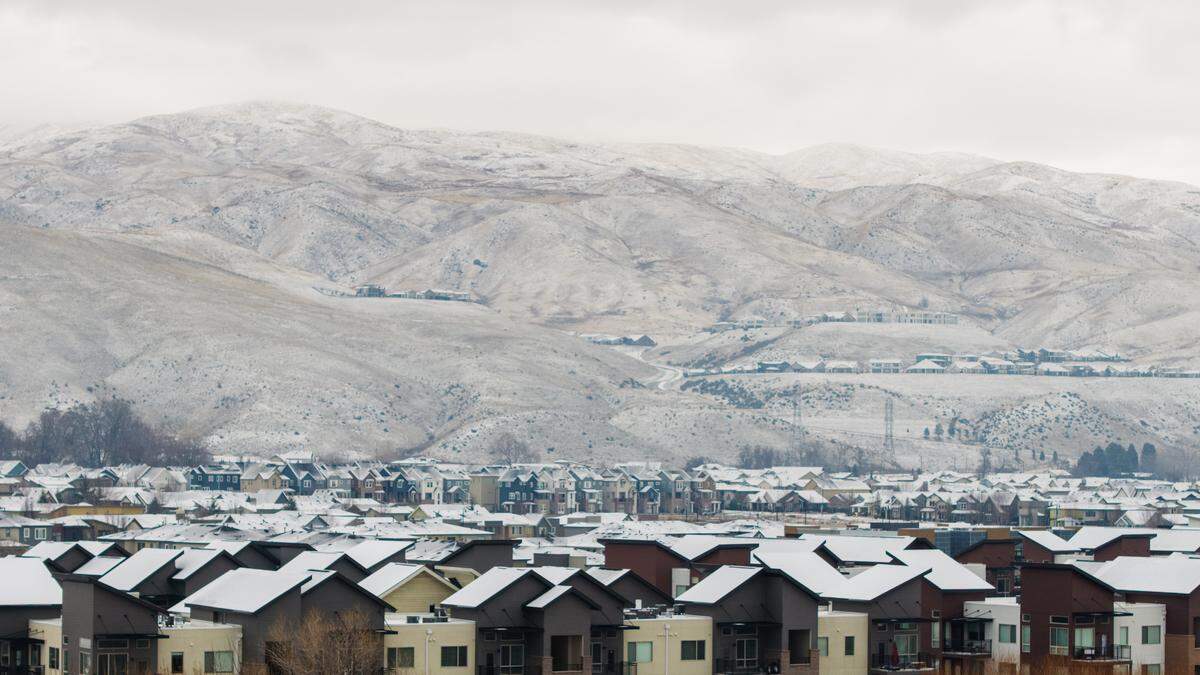 A light covering of snow arrives in the Foothills in January, one of the few snowfalls to reach Idaho’s capital this year. The Boise River Basin got about a third of its typical snowfall this winter, according to some models.