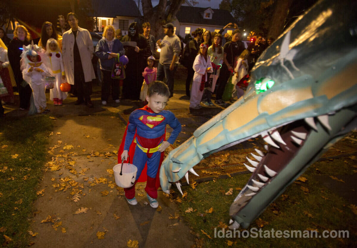 halloween, harrison boulevard