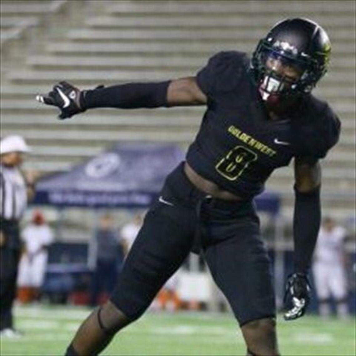 Cornerback Jonathan Earl verbally committed to Boise State on Sunday after visiting the campus over the weekend. He played wide receiver, safety and cornerback the past two seasons at Golden West College and finished last fall with 43 tackles, two interceptions and one forced fumble.