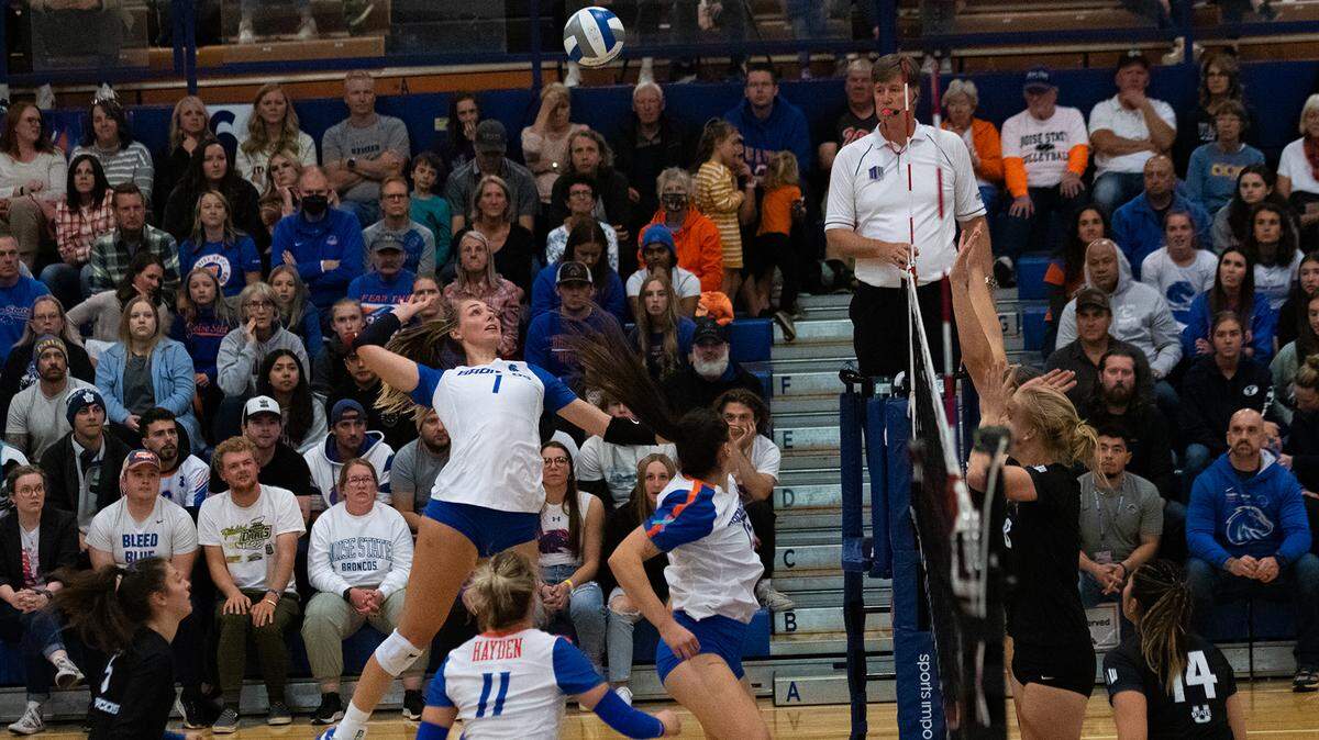 Boise State senior Lauren Ohlinger is two kills away from taking over the No. 3 spot on the volleyball program’s all-time list.