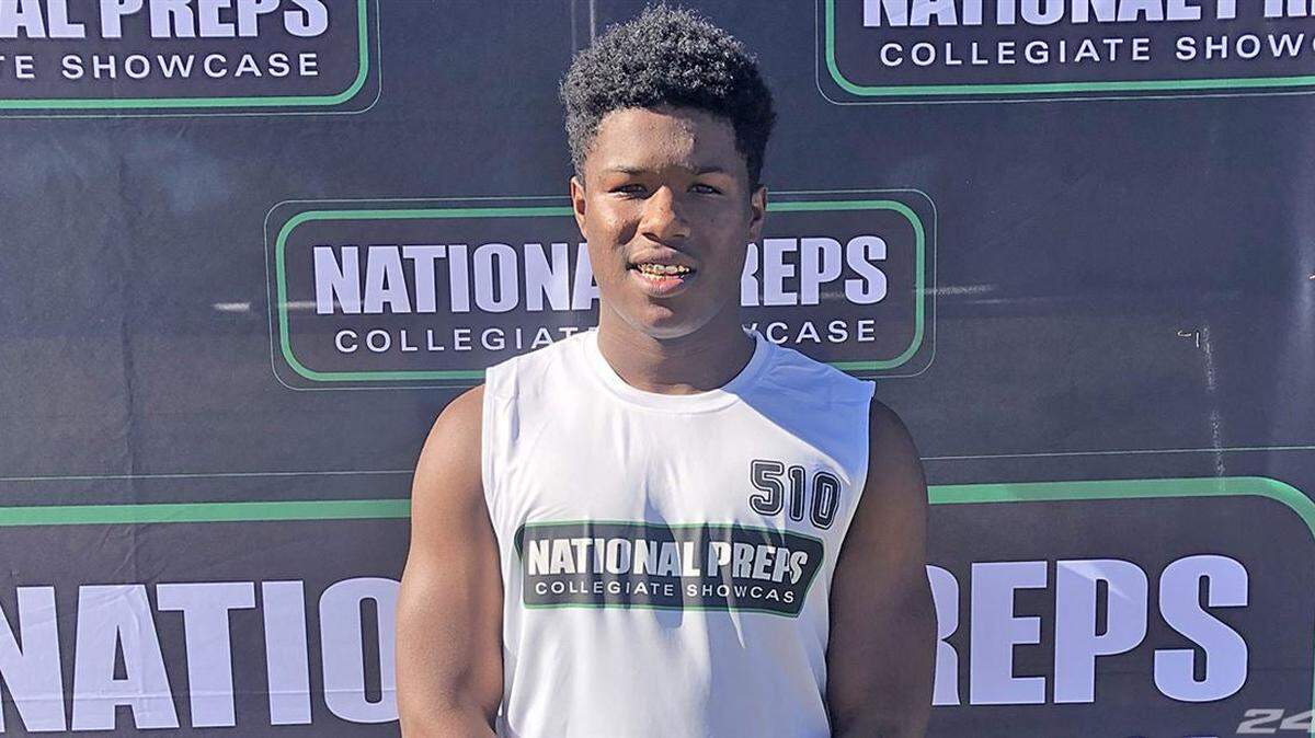 Three-star wide receiver Zamondre Merriweather verbally committed to Boise State on Saturday. He plays receiver and safety at Valencia High in California.