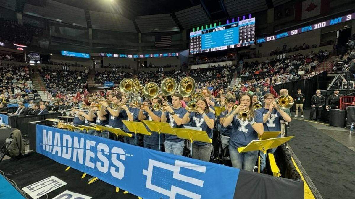When the Yale pep band couldn’t make the trip to Spokane for the men’s basketball team’s first round game in the NCAA Tournament Friday, the University of Idaho pep band stepped in, even wearing Yale T-shirts and learning the Yale fight song on short notice.