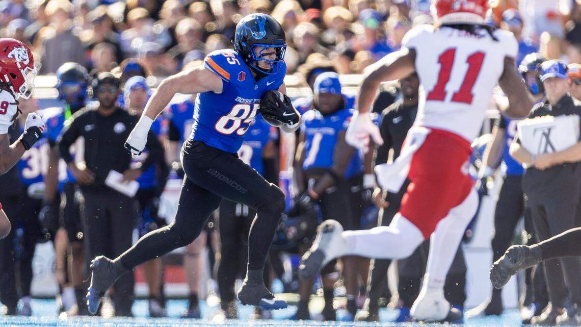 Two undrafted Boise State players land NFL contracts. Several get minicamp invites