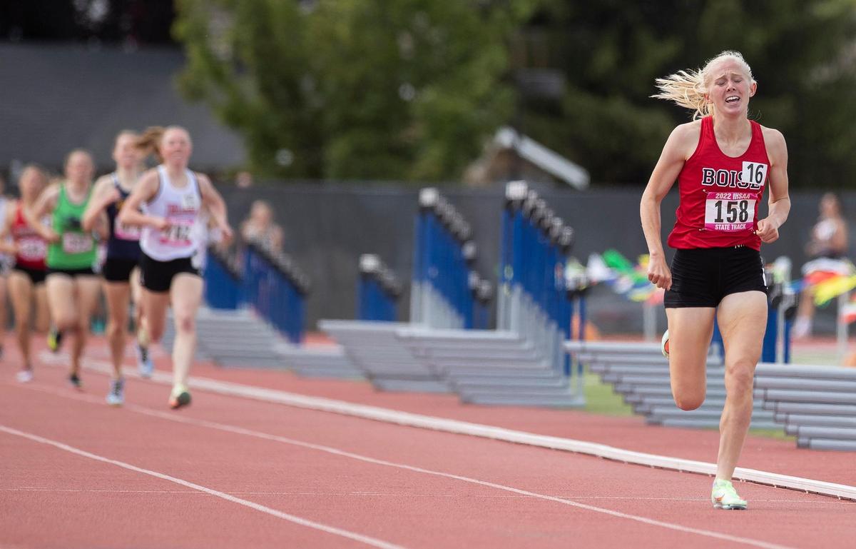Logan Smith of Boise comes in first place with a gap between her and the rest of the competitors in the 5Agirls 800-meter run. Smith’s time of 2:09.07 ranks among the top 20 in the nation this season and set an overall state meet record.