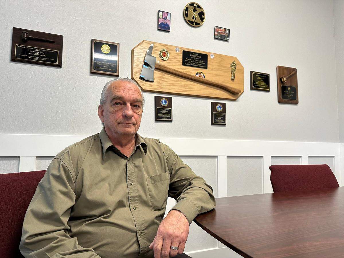 Kuna Mayor Joe Stear was a captain with the Kuna Rural Fire Department on July 28, 1995, the night two Kuna firefighters, Bill Buttram and Josh Oliver, were killed in a wildland fire near Swan Falls Road, seven miles south of town. Stear spent 17 years as a Kuna firefighter and another 18 as a fire commissioner.
