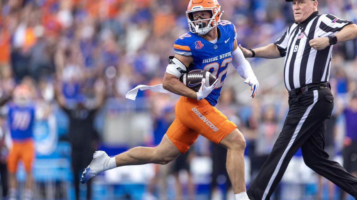 New WR coach brings pro-style offense, wealth of NFL knowledge to Boise State