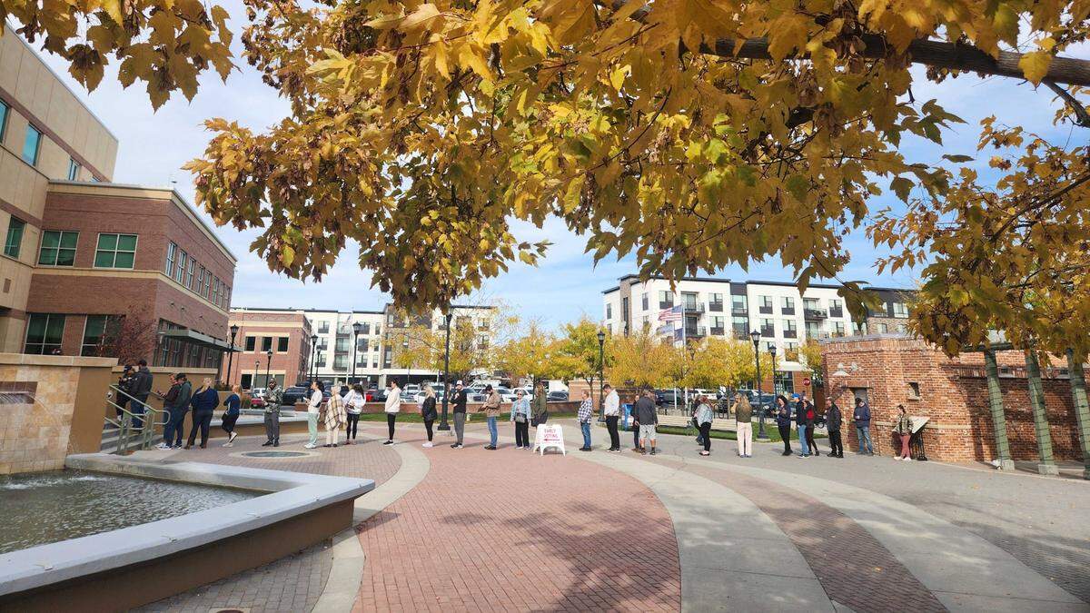 People line up to vote in Ada County in November 2024.