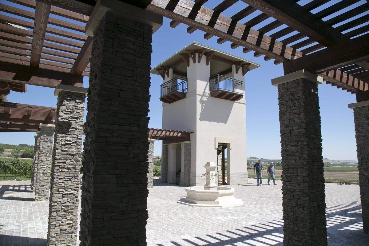Italian influenced architecture of the tasting room area at Koenig Vineyards in Caldwell.