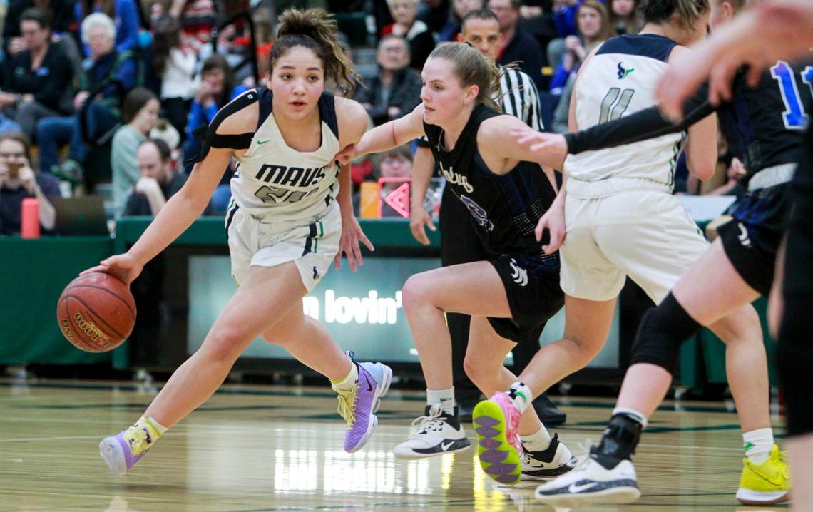 Mountain View senior Trinity Slocum, left, has signed to play at Hawaii.