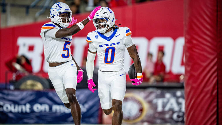 Boise State football remains ranked in AP Top 25 poll. See where the Broncos sit