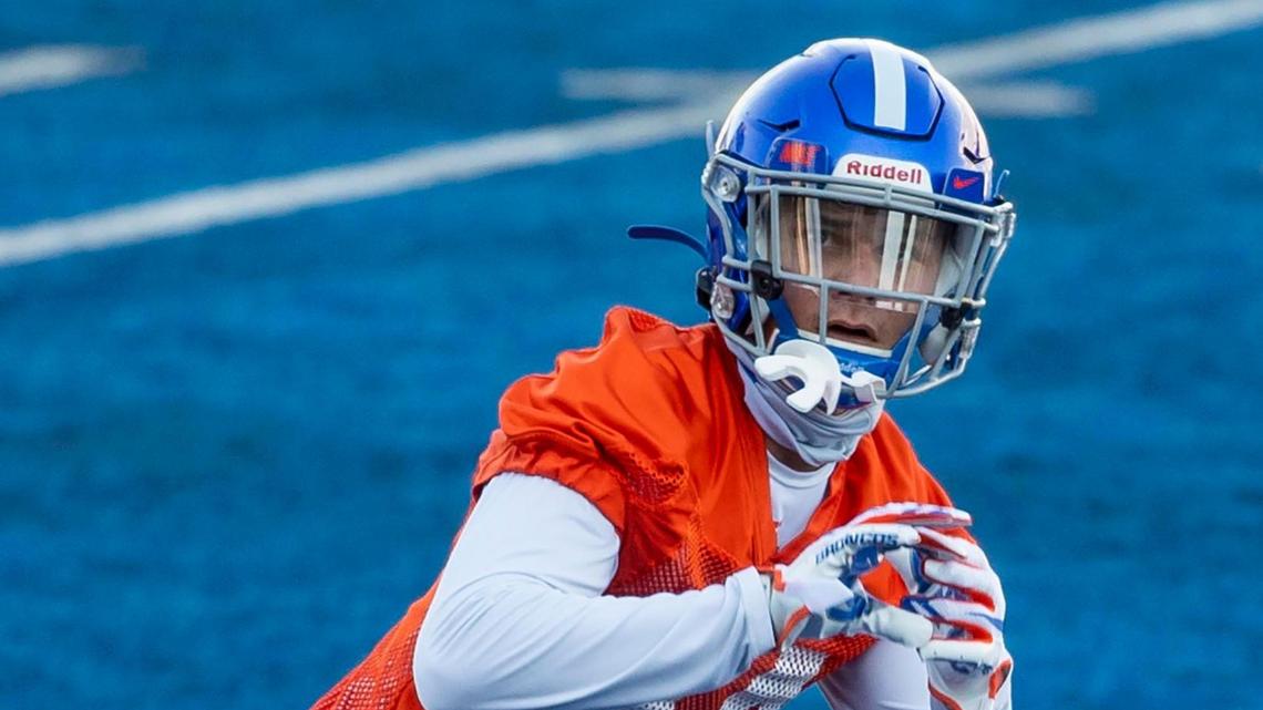 Boise State corner back Kaonohi Kaniho catches a pass during drills last Friday during the Broncos’ first spring practice.